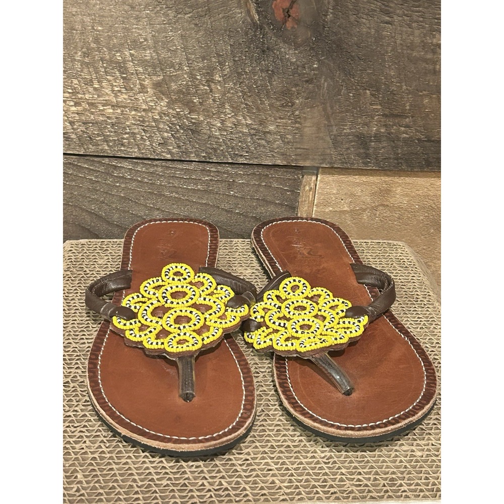 HER BEST FOOT FORWARD COLORFUL BEADED SANDALS‎ SZ 8